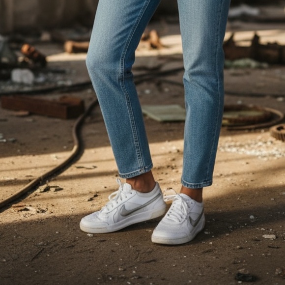 WOMEN'S NikeCourt Zoom Lite 3 Tennis Shoe - SIZE 9 - Picture 1 of 6